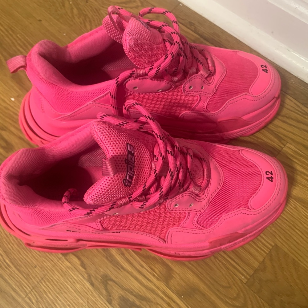 Hot pink authentic balenciaga shoes . Size 42 which is a 9 in mens.